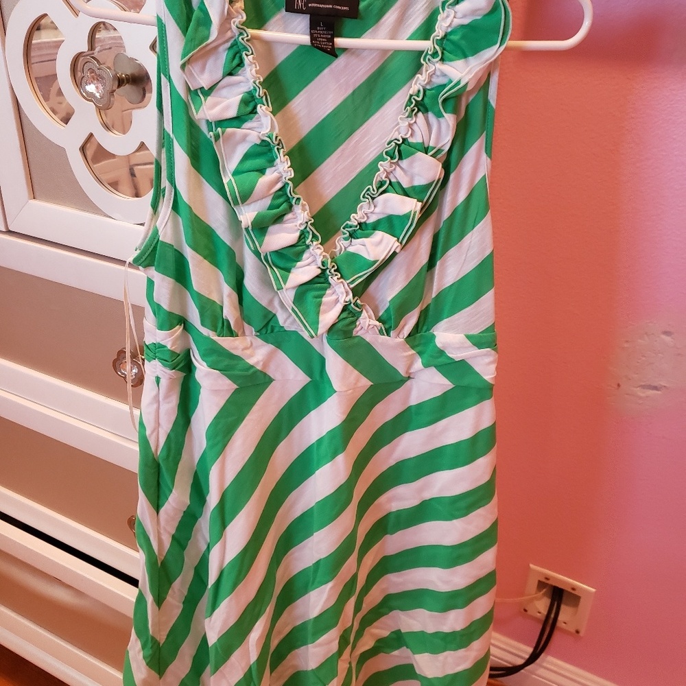 Sleeveless dress